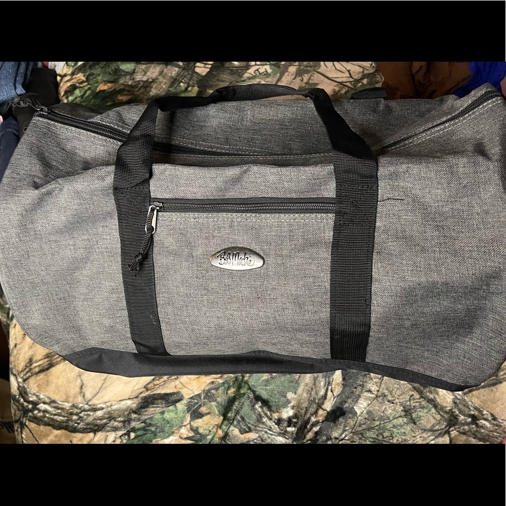 Bob Mackey duffel bag never used